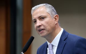 Mais duas leis de Faissal são sancionadas: energia solar com transparência e Rede de Ajuda Humanitária em MT